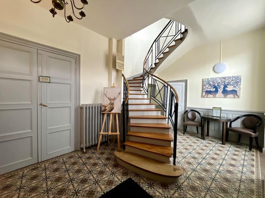 فيلا La Demeure De Margot - 24 Couchages Villeneuve-sur-Yonne المظهر الخارجي الصورة