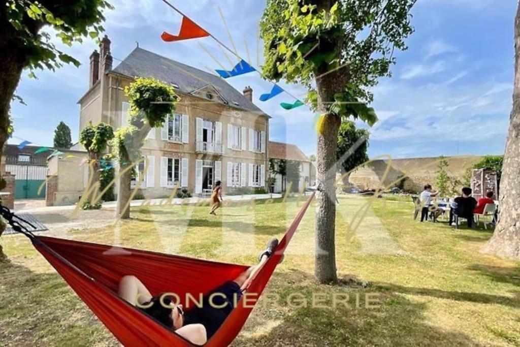 فيلا La Demeure De Margot - 24 Couchages Villeneuve-sur-Yonne المظهر الخارجي الصورة